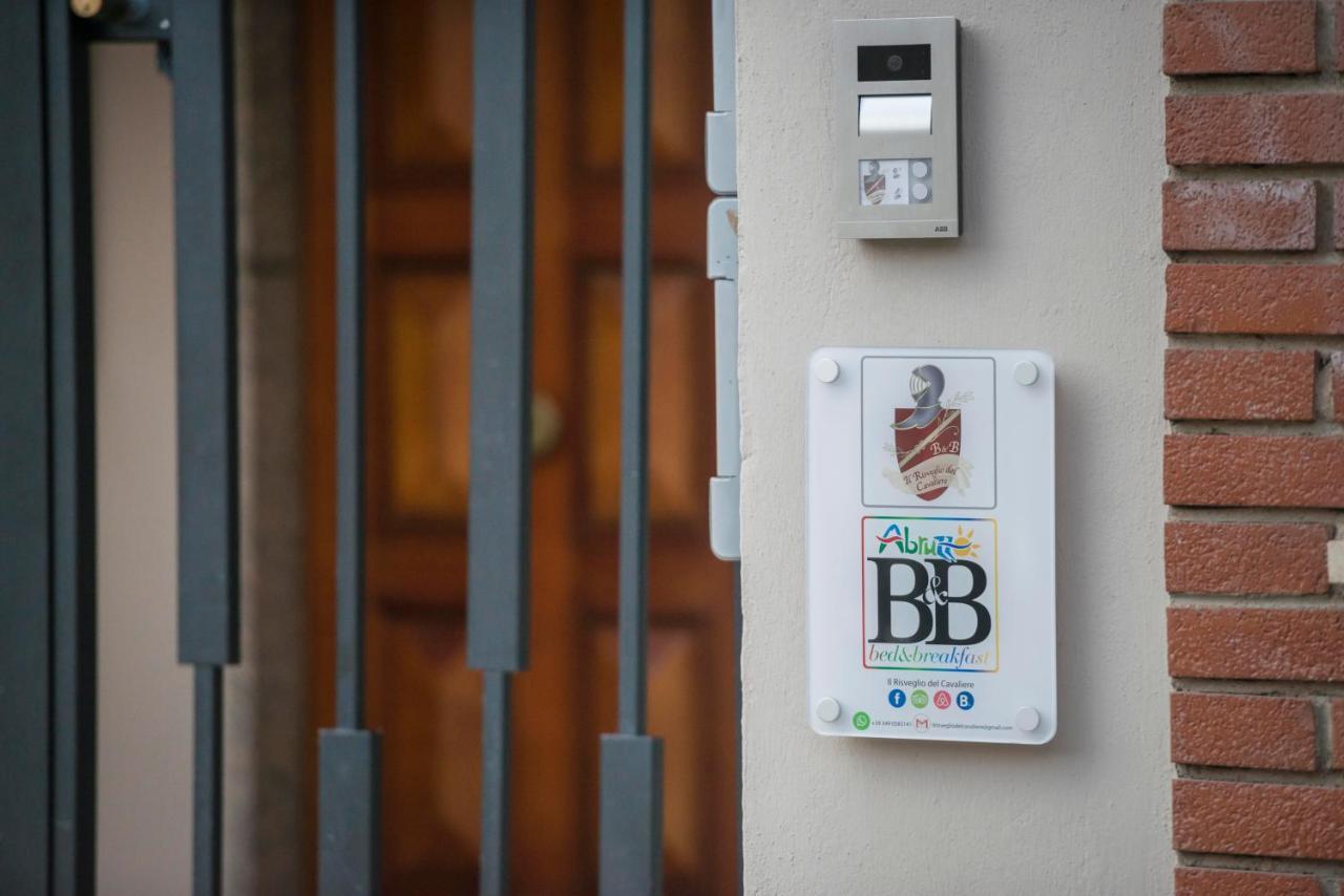 B&B Il Risveglio Del Cavaliere Gioia Dei Marsi Eksteriør bilde